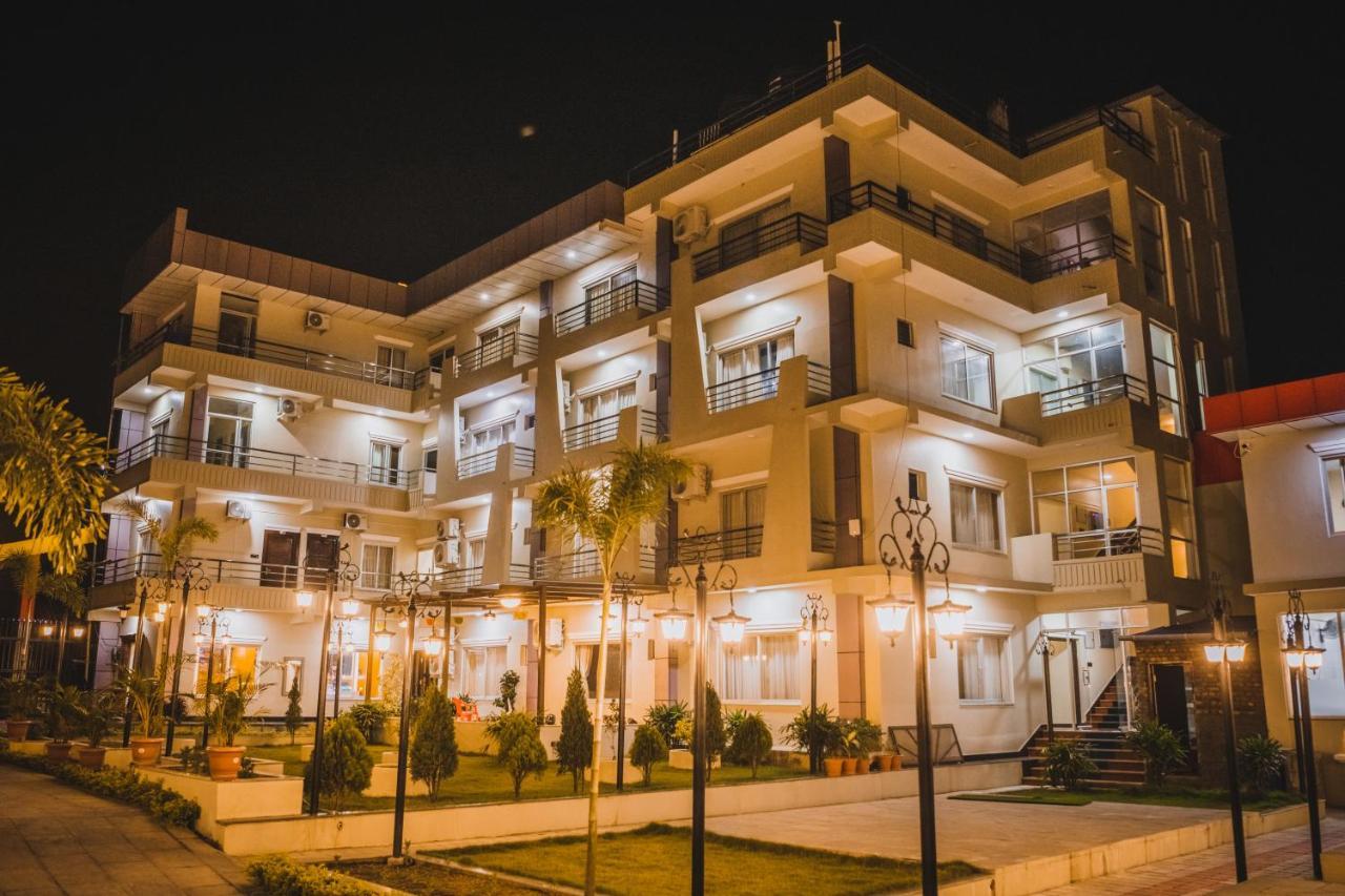 Quick 20 Riverside Hotel Amlekhganj Eksteriør billede